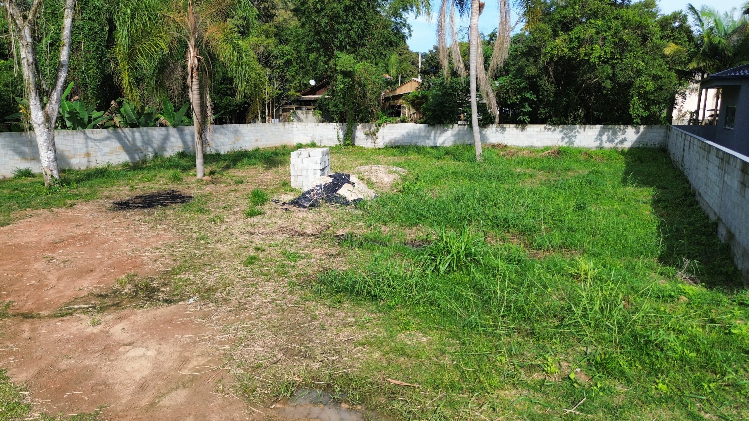 Terreno em Imbituba, no Loteamento Janaína a 80 metros até a lagoa de Ibiraquera