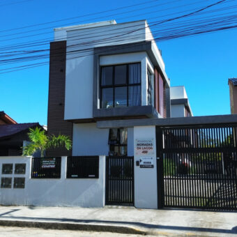 Residencial Moradas da Lagoa, localizado no centro de Garopaba-SC.