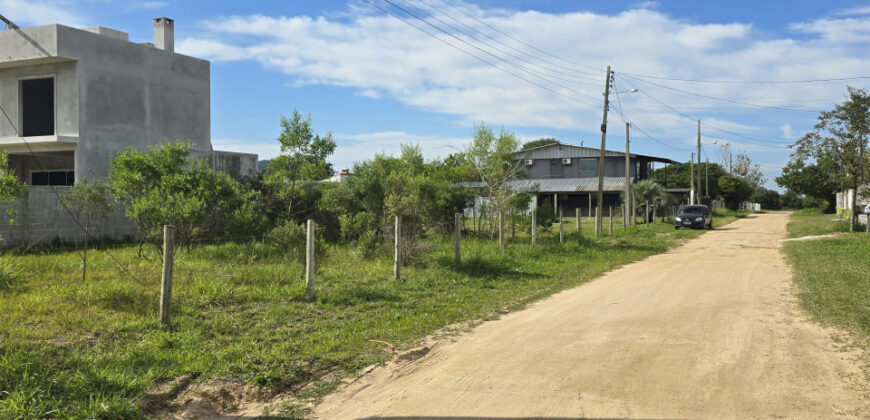 Terreno de esquina no bairro Alto Arroio, Imbituba-SC.