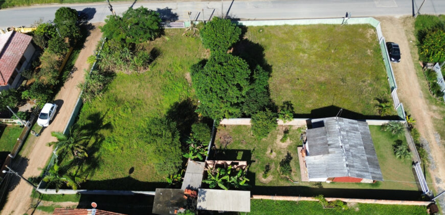 Terreno a venda no bairro Alto Arroio, Imbituba-SC.