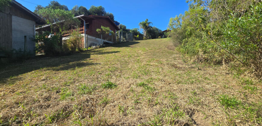 🏡 Casa na Ibiraquera – Perto da Lagoa, com Piscina e Terreno Amplo!