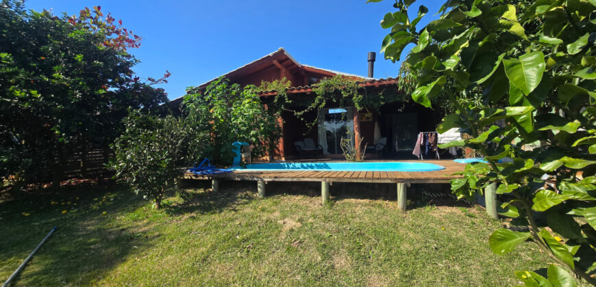 🏡 Casa na Ibiraquera – Perto da Lagoa, com Piscina e Terreno Amplo!