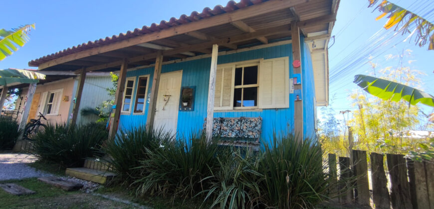 🏡 Oportunidade Única em Garopaba/SC – Duas Casas no Bairro Campo Duna!