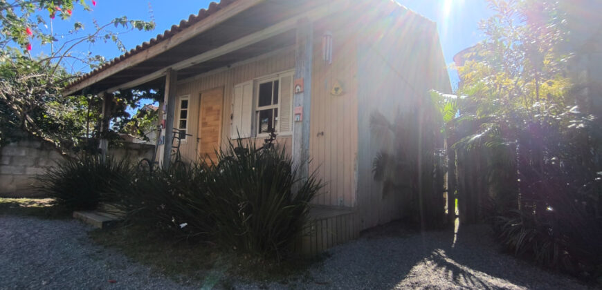 🏡 Oportunidade Única em Garopaba/SC – Duas Casas no Bairro Campo Duna!
