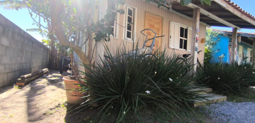 🏡 Oportunidade Única em Garopaba/SC – Duas Casas no Bairro Campo Duna!