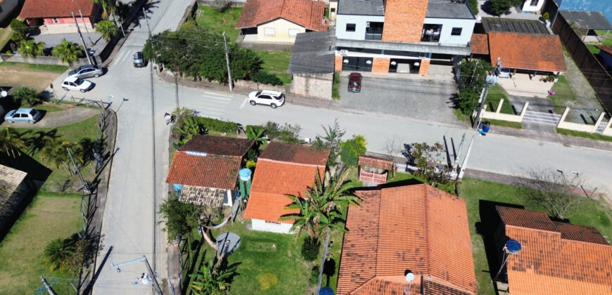 🏡 Oportunidade Única em Garopaba/SC – Duas Casas no Bairro Campo Duna!
