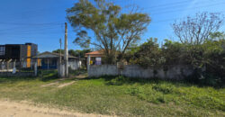 Casa em frente a Lagoa de Ibiraquera, no bairro Alto Arroio, Imbituba/SC