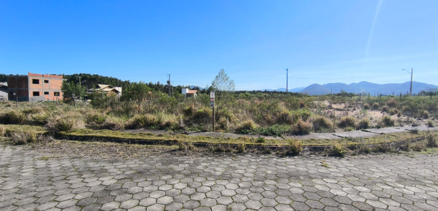 Terreno em Imbituba, localizado no Loteamento Bosque Imbituba, situado no bairro Sambaqui