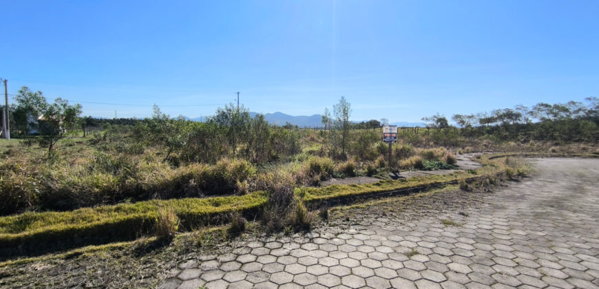 Terreno em Imbituba, localizado no Loteamento Bosque Imbituba, situado no bairro Sambaqui