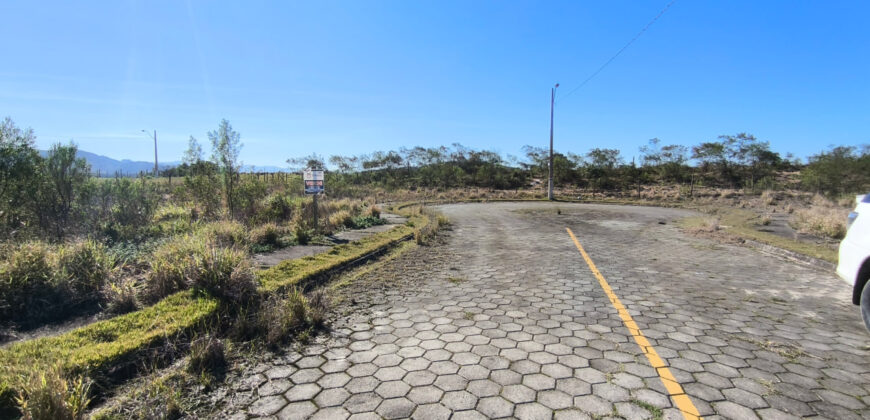 Terreno em Imbituba, localizado no Loteamento Bosque Imbituba, situado no bairro Sambaqui