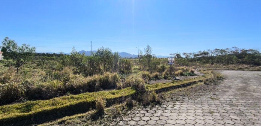 Terreno em Imbituba, localizado no Loteamento Bosque Imbituba, situado no bairro Sambaqui