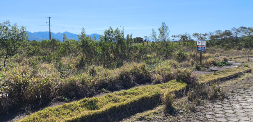 Terreno em Imbituba, localizado no Loteamento Bosque Imbituba, situado no bairro Sambaqui