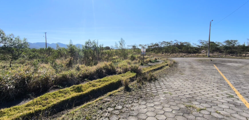 Terreno em Imbituba, localizado no Loteamento Bosque Imbituba, situado no bairro Sambaqui