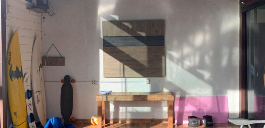 Casa na Praia do Rosa, á 400 metros da SurfLand Brasil 