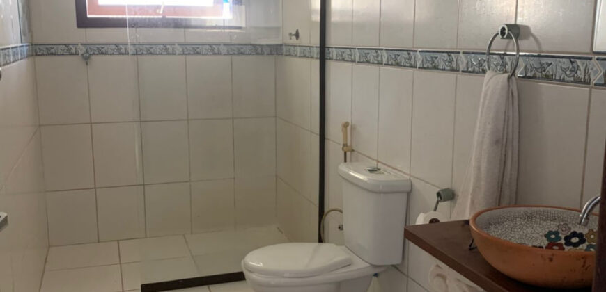 Casa na Praia do Rosa, á 400 metros da SurfLand Brasil 