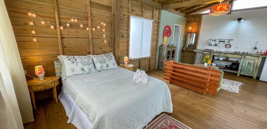 Casa à Venda na Beira da Lagoa Doce – Vista Privilegiada!