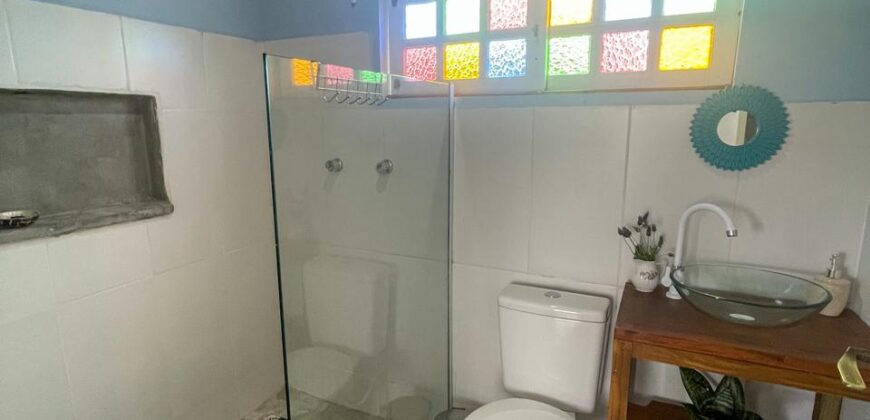 Casa à Venda na Beira da Lagoa Doce – Vista Privilegiada!