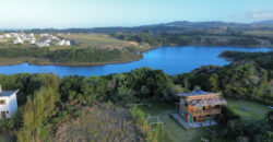 Casa à Venda na Beira da Lagoa Doce – Vista Privilegiada!