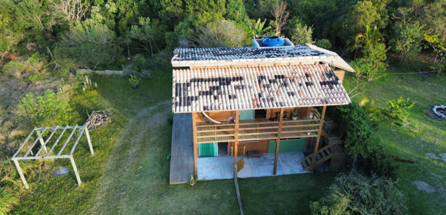 Casa à Venda na Beira da Lagoa Doce – Vista Privilegiada!