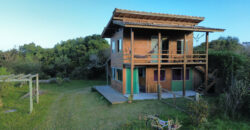 Casa à Venda na Beira da Lagoa Doce – Vista Privilegiada!