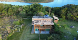 Casa à Venda na Beira da Lagoa Doce – Vista Privilegiada!