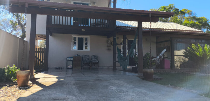 Casa a venda no Alto Arroio, 400 metros da lagoa