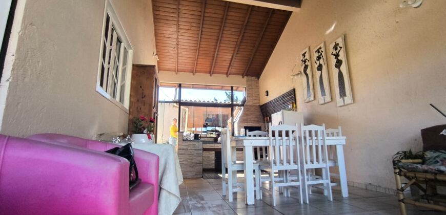 Casa a venda no Alto Arroio, 400 metros da lagoa