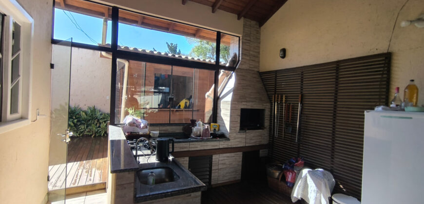 Casa a venda no Alto Arroio, 400 metros da lagoa