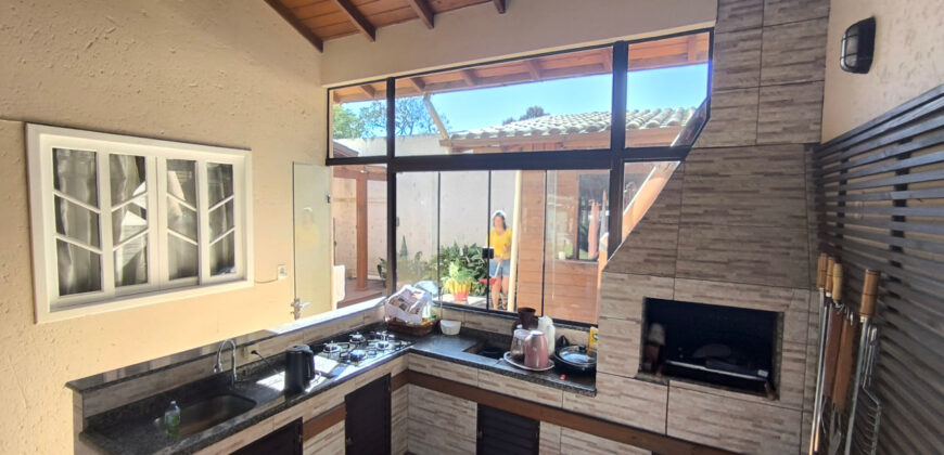 Casa a venda no Alto Arroio, 400 metros da lagoa