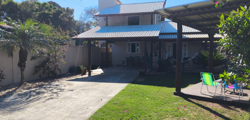 Casa a venda no Alto Arroio, 400 metros da lagoa