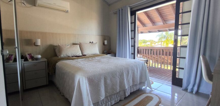Casa a venda no Alto Arroio, 400 metros da lagoa