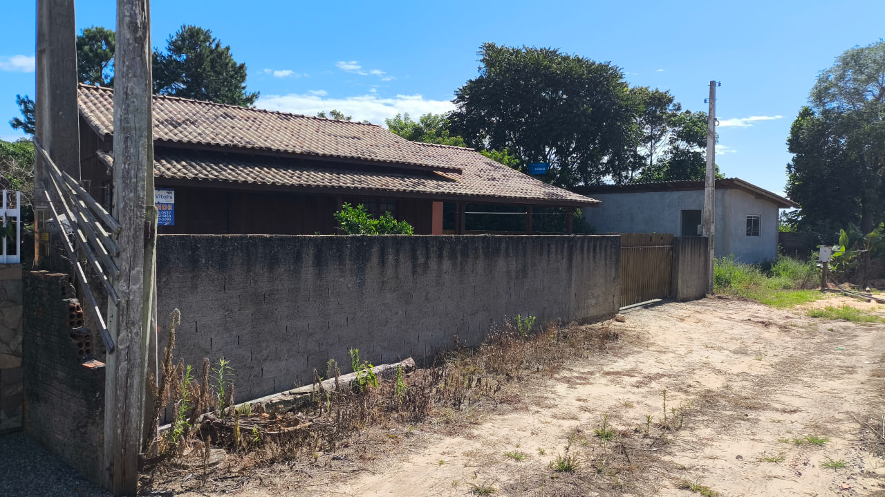 Casa localizada no Alto Arroio, Imbituba-SC