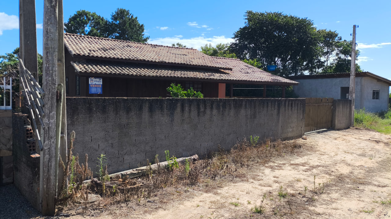 Casa localizada no Alto Arroio, Imbituba-SC