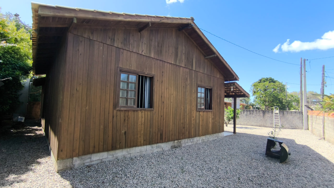 Casa localizada no Alto Arroio, Imbituba-SC