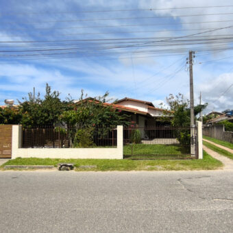 Casa à venda no bairro Alto Arroio – Imbituba/SC