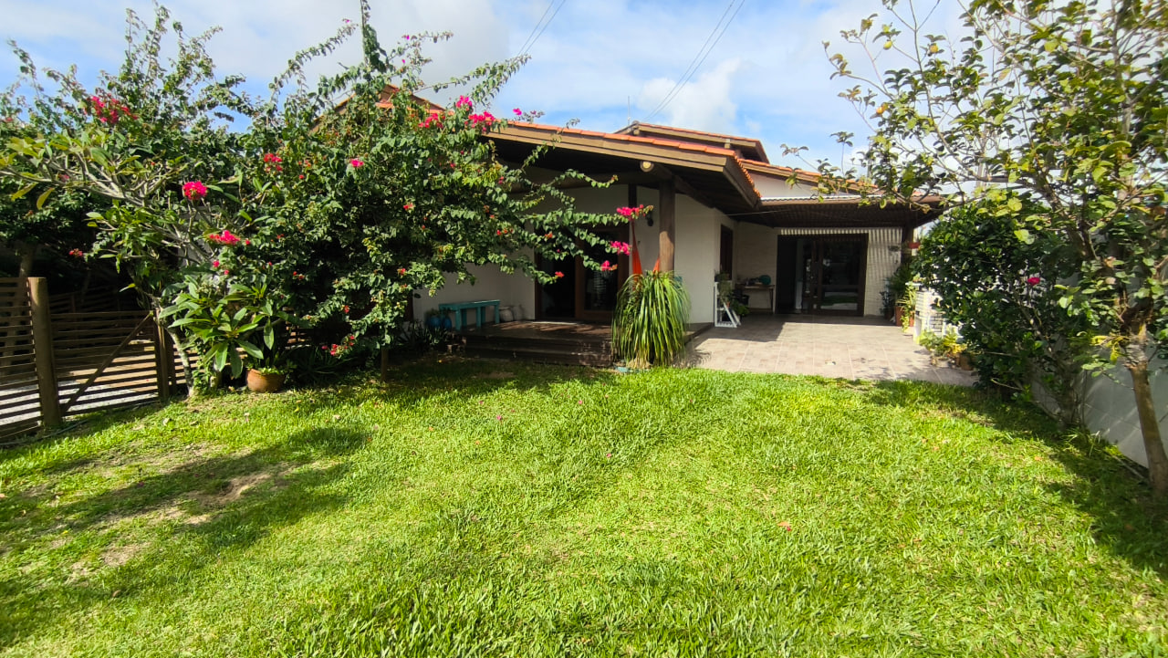 Casa à venda no bairro Alto Arroio – Imbituba/SC