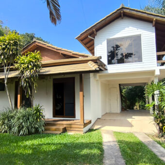 Casa com vista para lagoa à venda – Campo D’una, Garopaba/SC