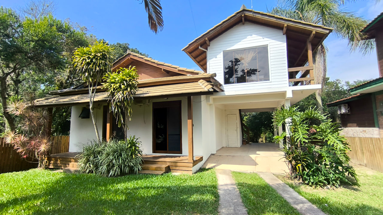 Casa com vista para lagoa à venda – Campo D’una, Garopaba/SC