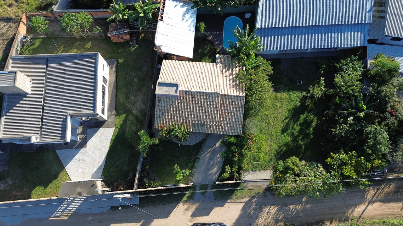 Casa á venda no bairro Arroio do Rosa, Imbituba-SC.