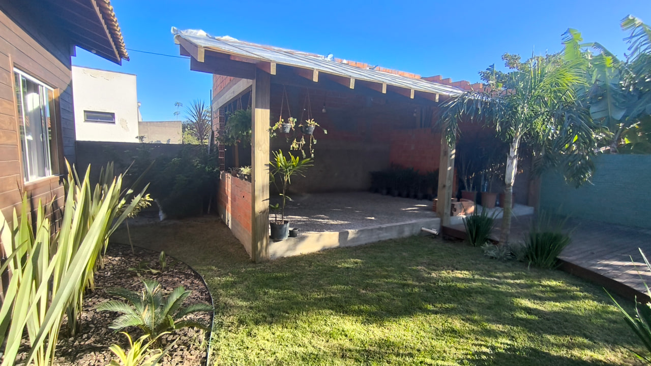 Casa á venda no bairro Arroio do Rosa, Imbituba-SC.